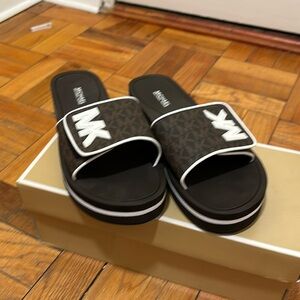 😊😊😊😊😊 Brand New 😊😊😊😊